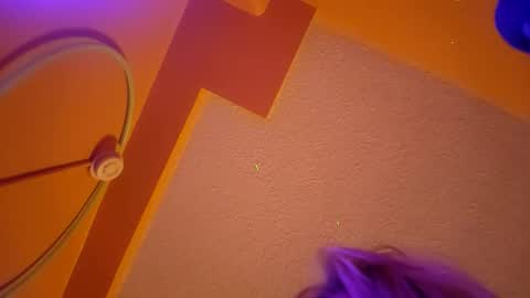 Snapshot of lucyvybes_and_gogert chatting on 11-26-25, 10:27 Lucy Vybes and Go-Gert online show from 11-26-25, 10:27