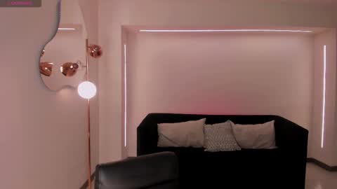 Lucy online show from 11-26-25, 07:15