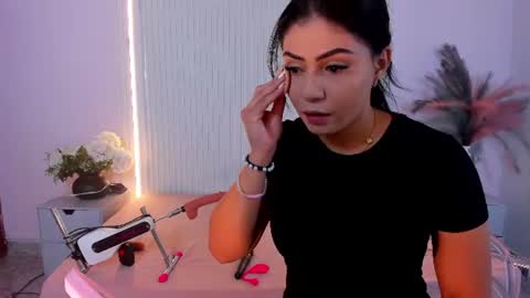 Lucy Wold online show from 06-18-26, 06:45