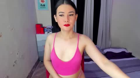 Snapshot of lucyx143 chatting on 10-20-25, 07:42 Lucy online show from 10-20-25, 07:42