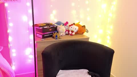 LUCYY FROM HOME  online show from 11-11-25, 12:10