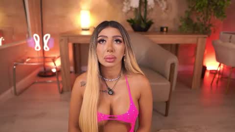 Snapshot of lucyyrosse chatting on 07-14-26, 08:08 LucyRose online show from 07-14-26, 08:08