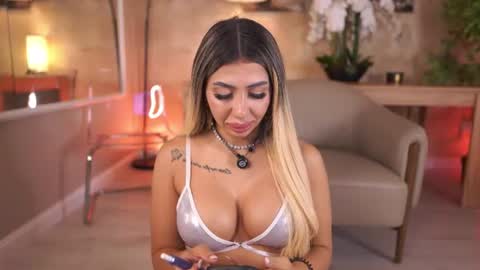 Snapshot of lucyyrosse chatting on 07-19-26, 08:18 LucyRose online show from 07-19-26, 08:18