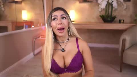 Snapshot of lucyyrosse chatting on 07-20-26, 08:17 LucyRose online show from 07-20-26, 08:17