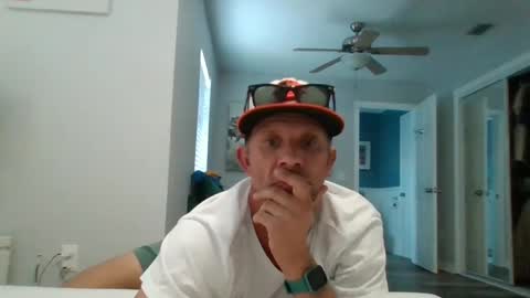 Snapshot of luiggii0904 chatting on 12-20-24, 09:17 luiggii0904 online show from 12-20-24, 09:17