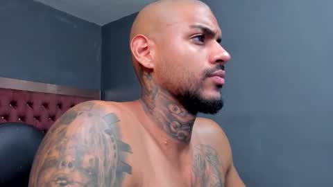 Snapshot of luigi1_ chatting on 01-07-25, 07:10 Luigi Vitale online show from 01-07-25, 07:10