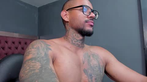 Snapshot of luigi1_ chatting on 01-15-25, 02:17 Luigi Vitale online show from 01-15-25, 02:17