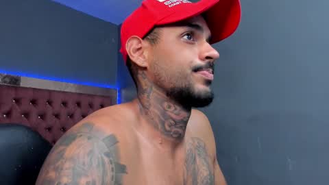 Snapshot of luigi1_ chatting on 02-26-25, 08:37 Luigi Vitale online show from 02-26-25, 08:37