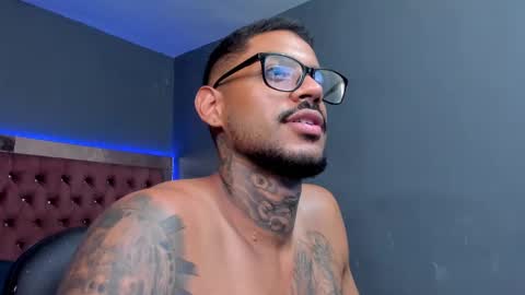 Snapshot of luigi1_ chatting on 03-02-25, 07:10 Luigi Vitale online show from 03-02-25, 07:10