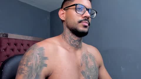 Snapshot of luigi1_ chatting on 03-09-25, 01:37 Luigi Vitale online show from 03-09-25, 01:37