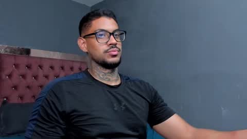 Snapshot of luigi1_ chatting on 03-12-25, 04:41 Luigi Vitale online show from 03-12-25, 04:41