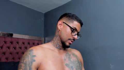 Snapshot of luigi1_ chatting on 03-12-25, 07:46 Luigi Vitale online show from 03-12-25, 07:46