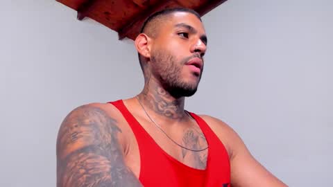 Snapshot of luigi1_ chatting on 09-11-25, 02:00 Luigi Vitale online show from 09-11-25, 02:00