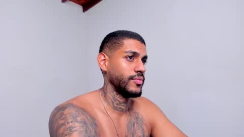 Snapshot of luigi1_ chatting on 09-25-25, 05:00 Luigi Vitale online show from 09-25-25, 05:00