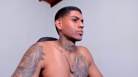 Snapshot of luigi1_ chatting on 10-11-25, 05:17 Luigi Vitale online show from 10-11-25, 05:17