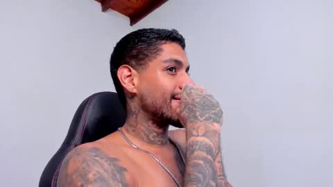 Snapshot of luigi1_ chatting on 10-28-25, 05:11 Luigi Vitale online show from 10-28-25, 05:11