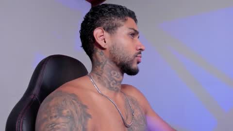 Snapshot of luigi1_ chatting on 11-25-25, 07:41 Luigi Vitale online show from 11-25-25, 07:41