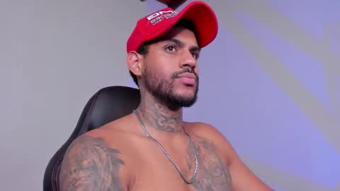 Snapshot of luigi1_ chatting on 12-03-25, 01:35 Luigi Vitale online show from 12-03-25, 01:35