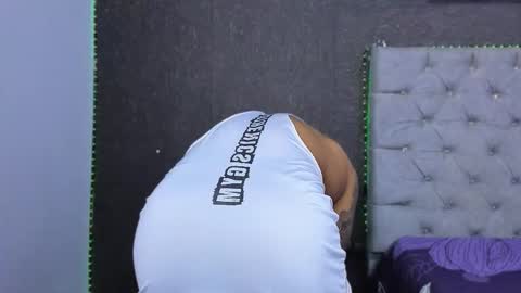 Luigi Independent model online show from 11-16-25, 12:11