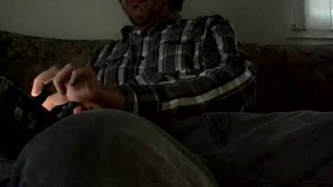 Snapshot of luigir51zas chatting on 02-15-26, 05:42 Luis online show from 02-15-26, 05:42