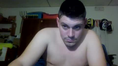 Snapshot of luis2423 chatting on 02-04-25, 11:06 A slave to the mistress.. un esclavo para las amas dominantes. online show from 02-04-25, 11:06