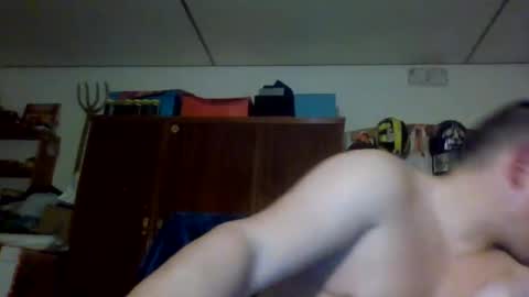 Snapshot of luis2423 chatting on 02-17-25, 10:58 A slave to the mistress.. un esclavo para las amas dominantes. online show from 02-17-25, 10:58