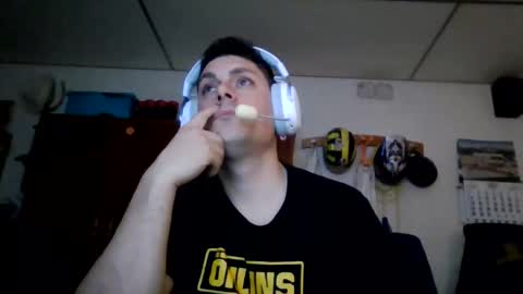 Snapshot of luis2423 chatting on 02-14-26, 11:23 A slave to the mistress.. un esclavo para las amas dominantes. online show from 02-14-26, 11:23