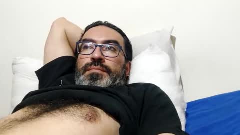 Snapshot of luis2988z chatting on 04-30-26, 01:34 Hairyman online show from 04-30-26, 01:34