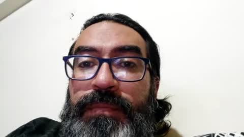 Snapshot of luis2988z chatting on 06-19-26, 02:05 Hairyman online show from 06-19-26, 02:05