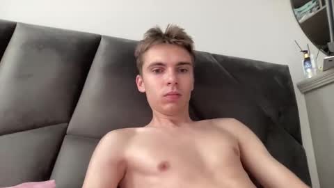 Luis online show from 10-15-25, 10:48