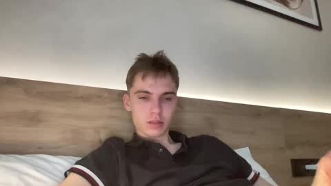 Luis online show from 11-21-25, 09:19