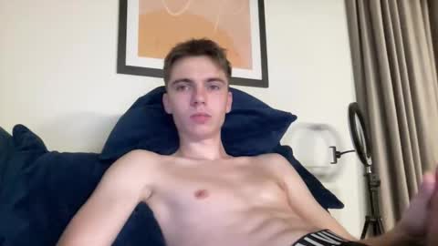 Luis online show from 11-28-25, 06:16