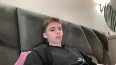 Luis online show from 12-01-25, 03:17