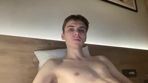 Luis online show from 12-17-25, 02:34