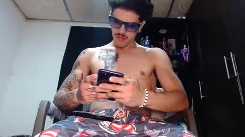 Snapshot of luis_as chatting on 12-17-25, 01:55 Luis AS online show from 12-17-25, 01:55