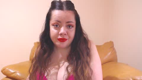 Snapshot of luisahornydoll chatting on 02-02-25, 01:41 Cassie online show from 02-02-25, 01:41
