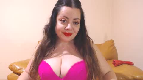 Snapshot of luisahornydoll chatting on 02-02-25, 09:02 Cassie online show from 02-02-25, 09:02