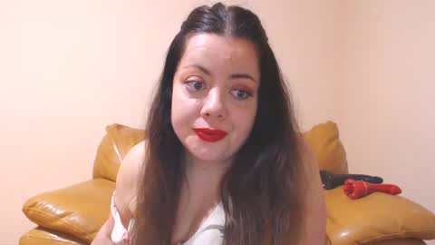 Snapshot of luisahornydoll chatting on 02-09-25, 05:43 Cassie online show from 02-09-25, 05:43