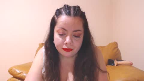 Snapshot of luisahornydoll chatting on 02-16-25, 09:38 Cassie online show from 02-16-25, 09:38