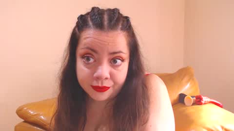 Snapshot of luisahornydoll chatting on 02-18-25, 11:22 Cassie online show from 02-18-25, 11:22