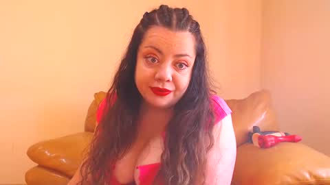 Snapshot of luisahornydoll chatting on 02-22-25, 08:40 Cassie online show from 02-22-25, 08:40