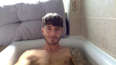 Snapshot of luisbadx chatting on 07-25-26, 08:56 Luis Badx online show from 07-25-26, 08:56