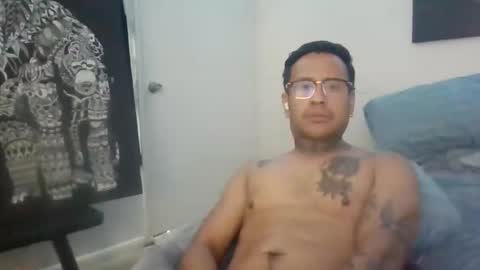 Snapshot of luisjg24hrs chatting on 04-10-26, 06:23 luisjg24hrs online show from 04-10-26, 06:23