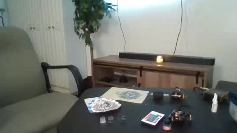 Snapshot of luisjg24hrs chatting on 04-12-26, 09:25 luisjg24hrs online show from 04-12-26, 09:25