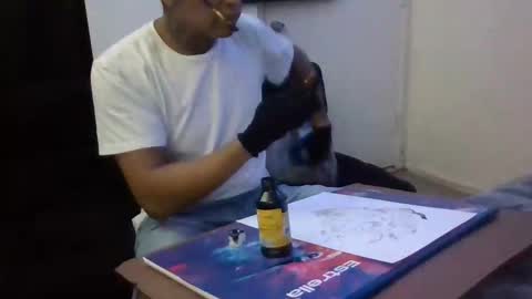 Snapshot of luisjg24hrs chatting on 04-27-26, 05:49 luisjg24hrs online show from 04-27-26, 05:49