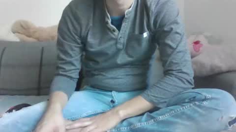 Snapshot of luismcawesome chatting on 11-04-25, 07:51 Luis online show from 11-04-25, 07:51