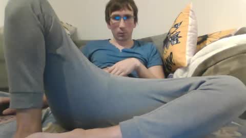 Snapshot of luismcawesome chatting on 11-12-25, 11:14 Luis online show from 11-12-25, 11:14