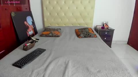 Snapshot of luissa_s1 chatting on 05-01-26, 12:43 Luissa online show from 05-01-26, 12:43