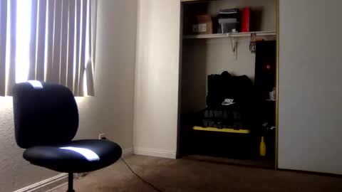 Snapshot of luisthechosen1 chatting on 03-08-26, 08:34 AlmightyZero online show from 03-08-26, 08:34