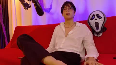 Snapshot of luixdust1 chatting on 10-24-25, 06:21 luixdust1 online show from 10-24-25, 06:21